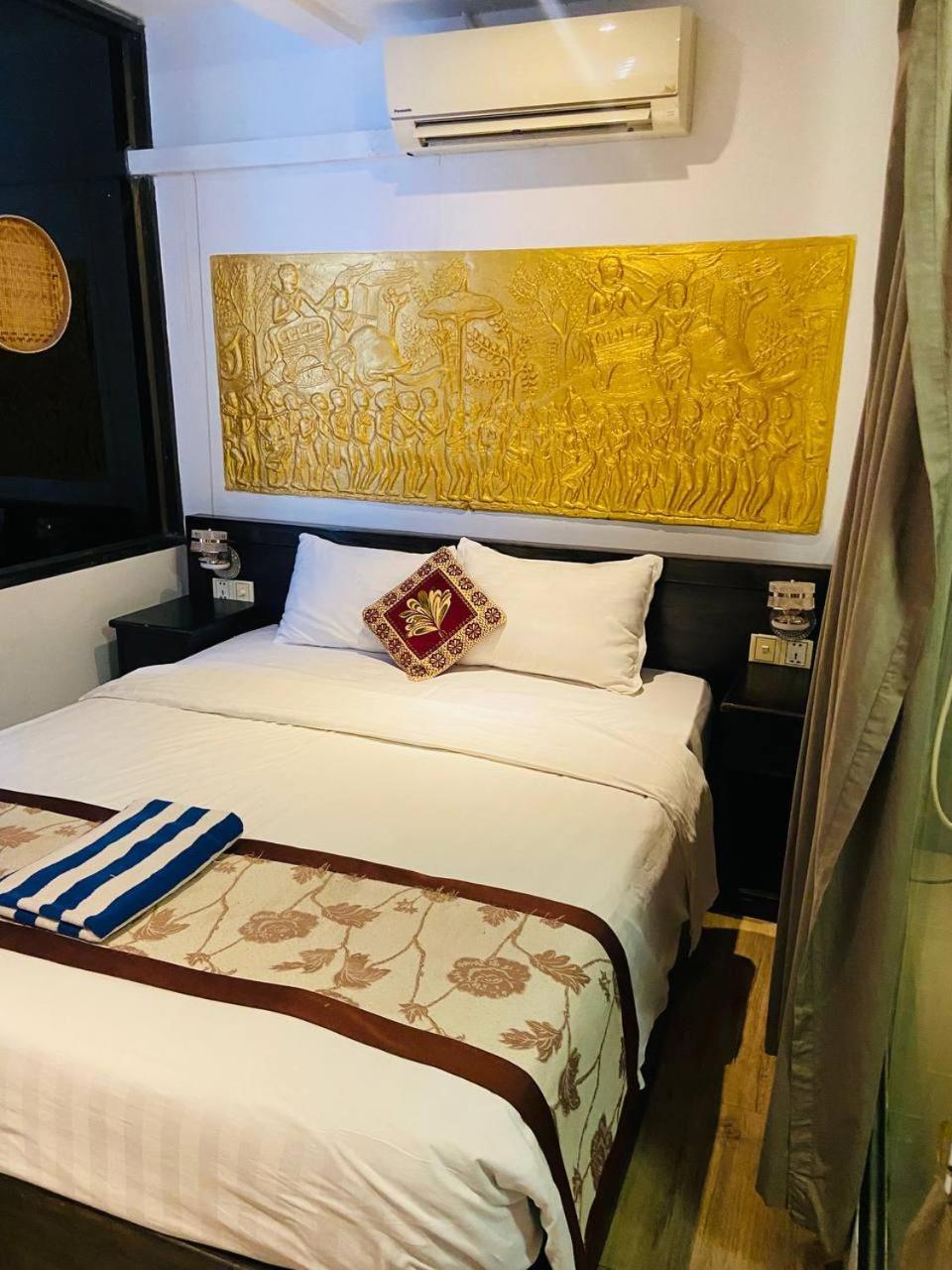 Blue Crystal Boutique Hotel Phnom Penh Exterior foto